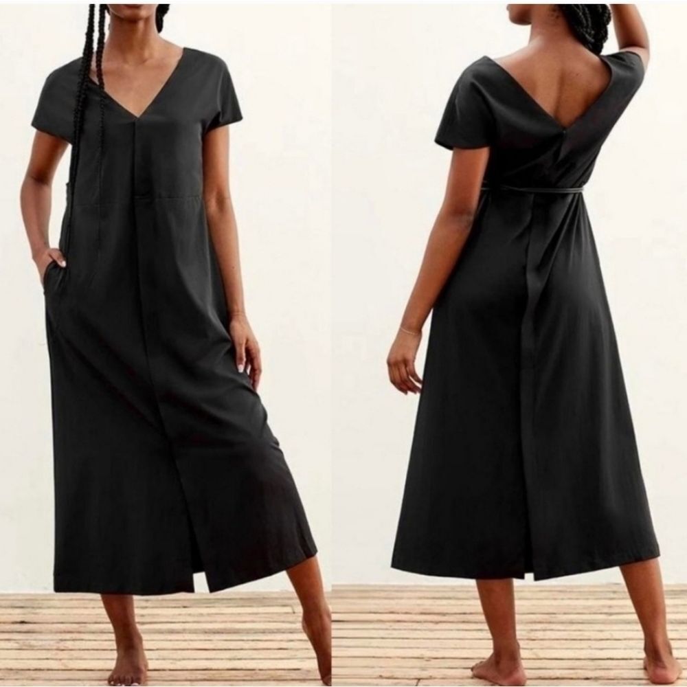 ADAY Black V-Neck Short Sleeve Midi Dress